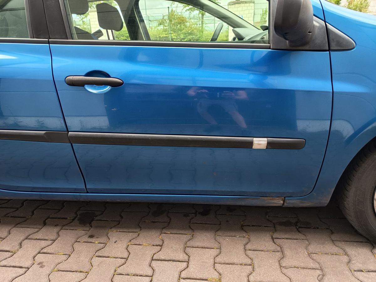 Renault Clio III orig Tür vorn rechts 5türer TEI45 Blau met Bj 2006