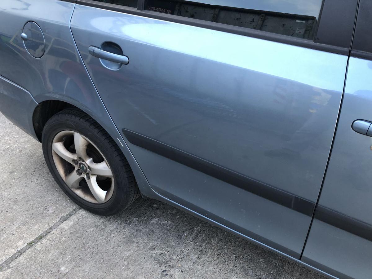 Skoda Fabia II 2 Typ 5J T&uuml;r hinten rechts Kombi im Rohbau LF5X Satin Grey 06-14