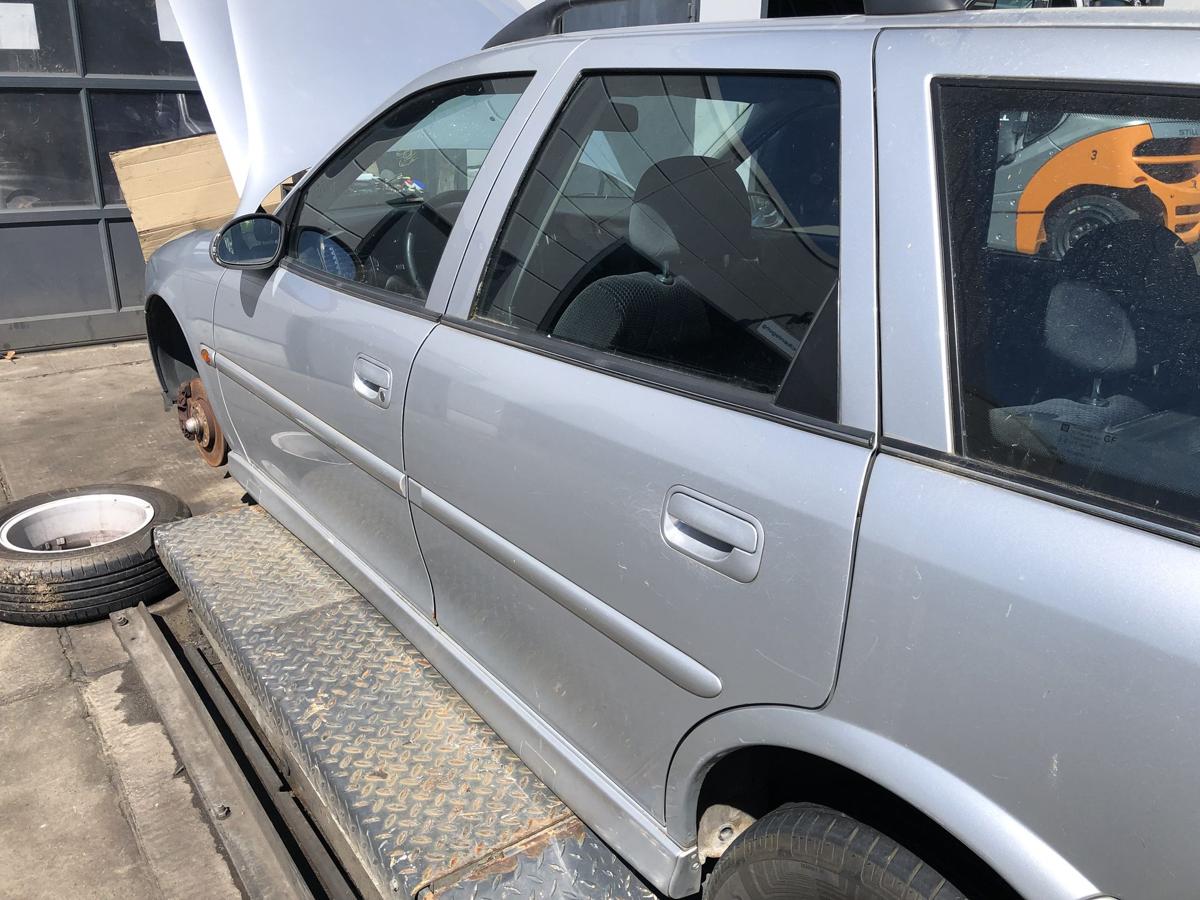 Opel Vectra B Caravan original Tür hinten links Fond L147 Starsilber Bj 2001
