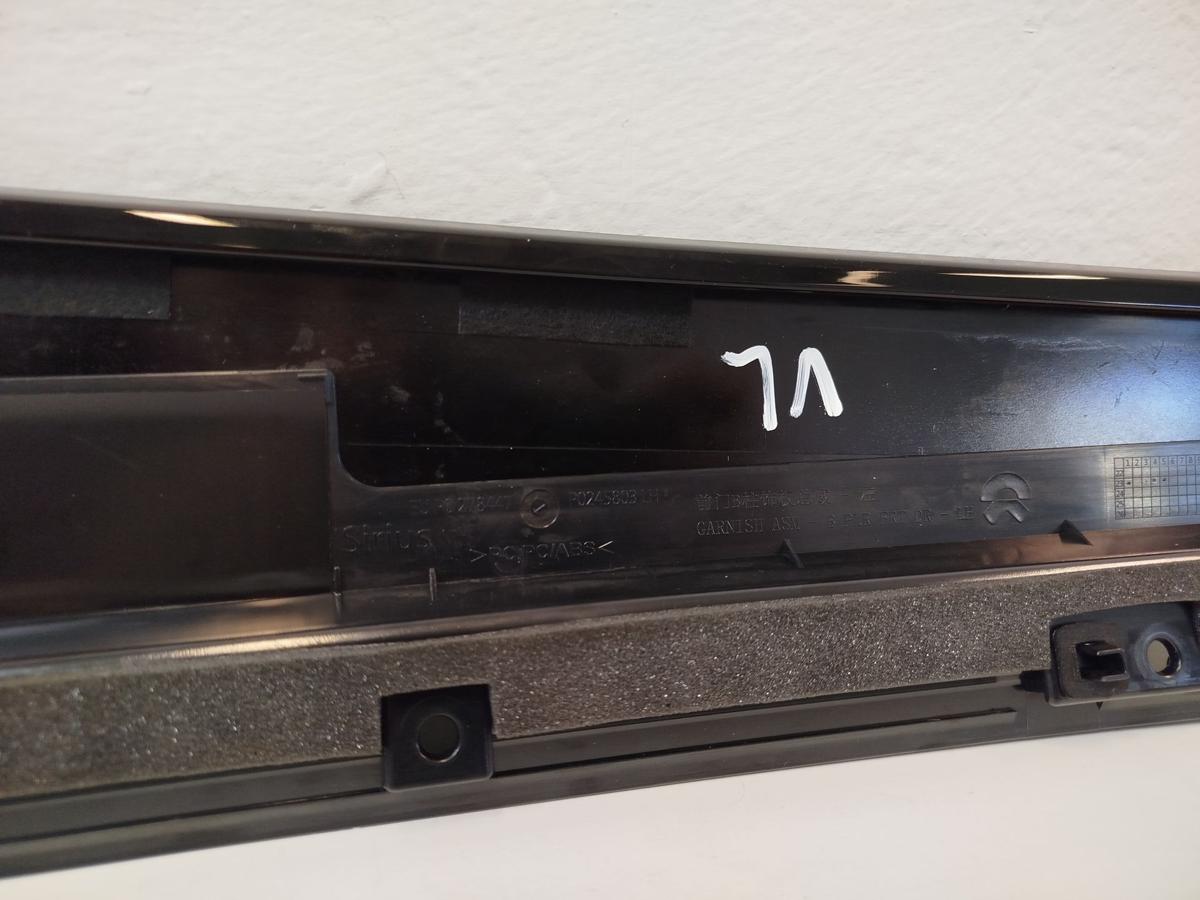 NIO EL6 Elektro SUV B-S&auml;ule Verkleidung Blende Fahrert&uuml;r mit NFC Kartenleser