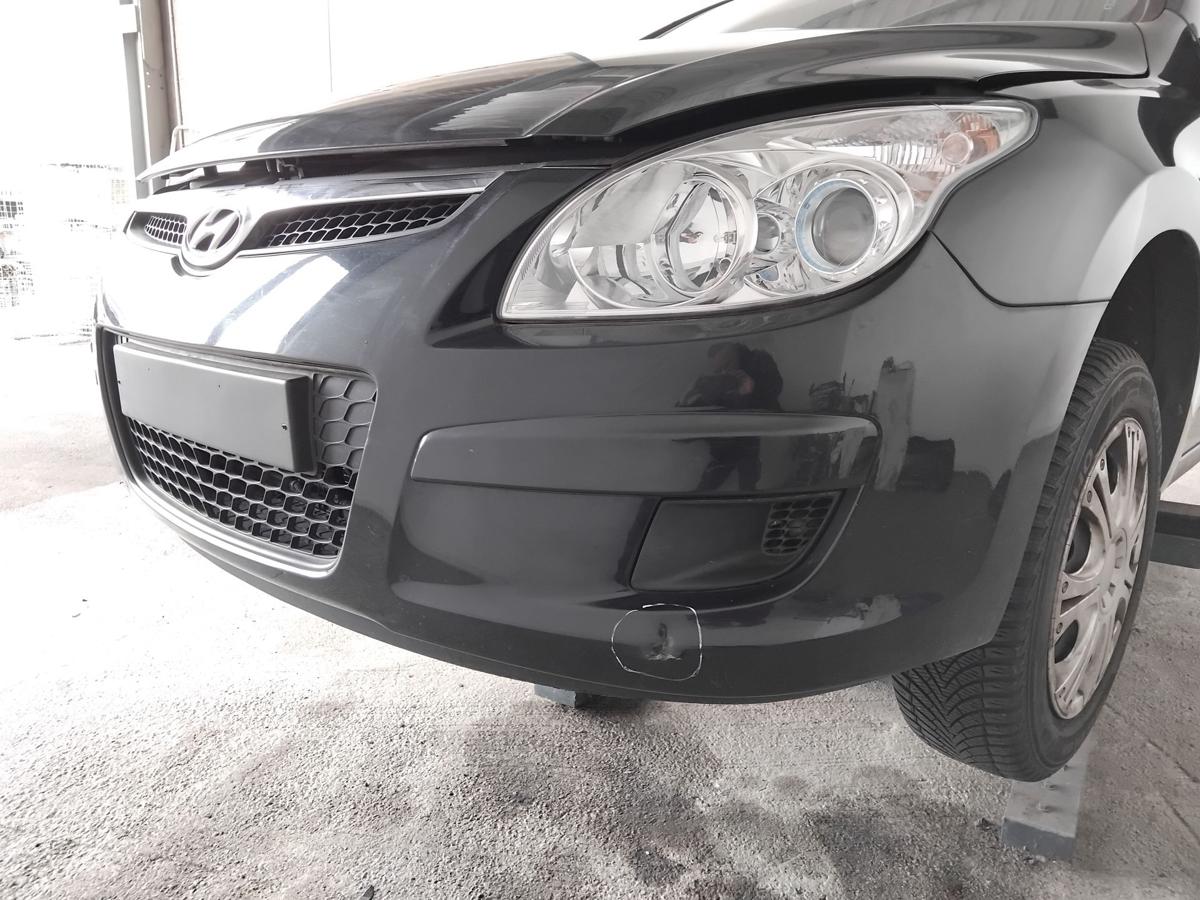 Hyundai i30 FD orig Sto&szlig;stange Stossf&auml;nger vorn 9F Stone Black besch&auml;digt BJ2008