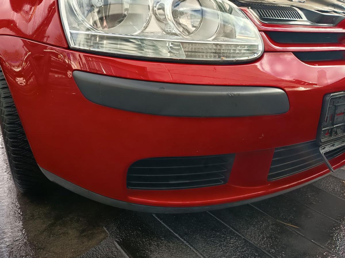 VW Golf V 5 original Stoßstange vorn Stoßfänger LY3D Tornadorot Bj 2004 VW Golf V 5 original Stoßstange vorn Stoßfänger LY3D Tornadorot Bj 2004