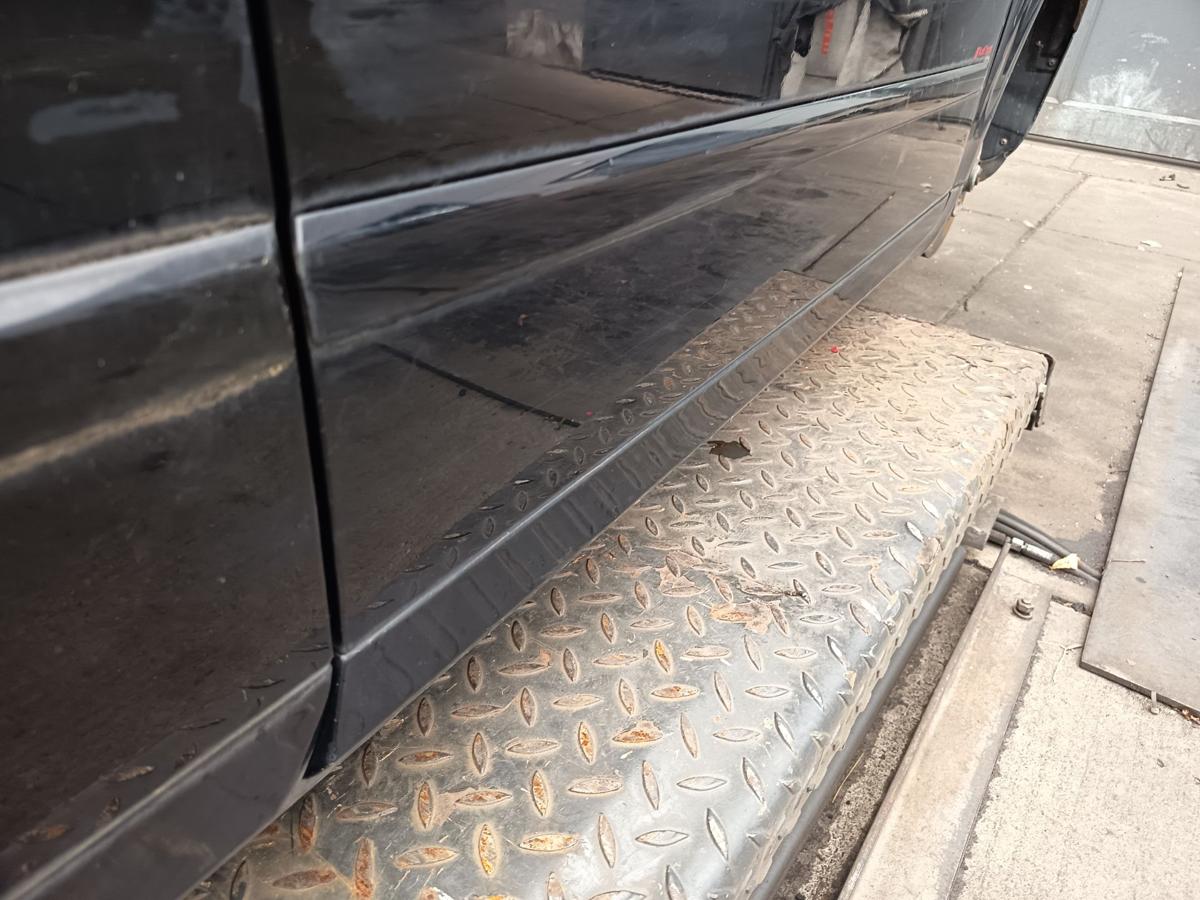 Audi A4 B7 original T&uuml;r vorn rechts Beifahrer Y9B Brillantschwarz Bj 2007