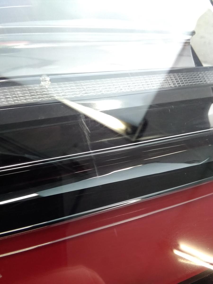 Tesla Model Y original R&uuml;ckleuchte Schlussleuchte links au&szlig;en 1502086-00-D
