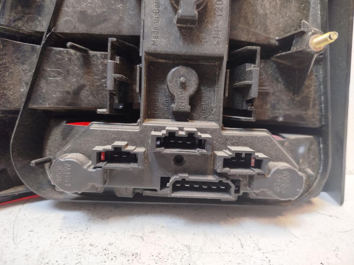 VW Golf 4 1J R&uuml;ckleuchte rechts R&uuml;cklicht Heckleuchte rot schwarz get&ouml;nt