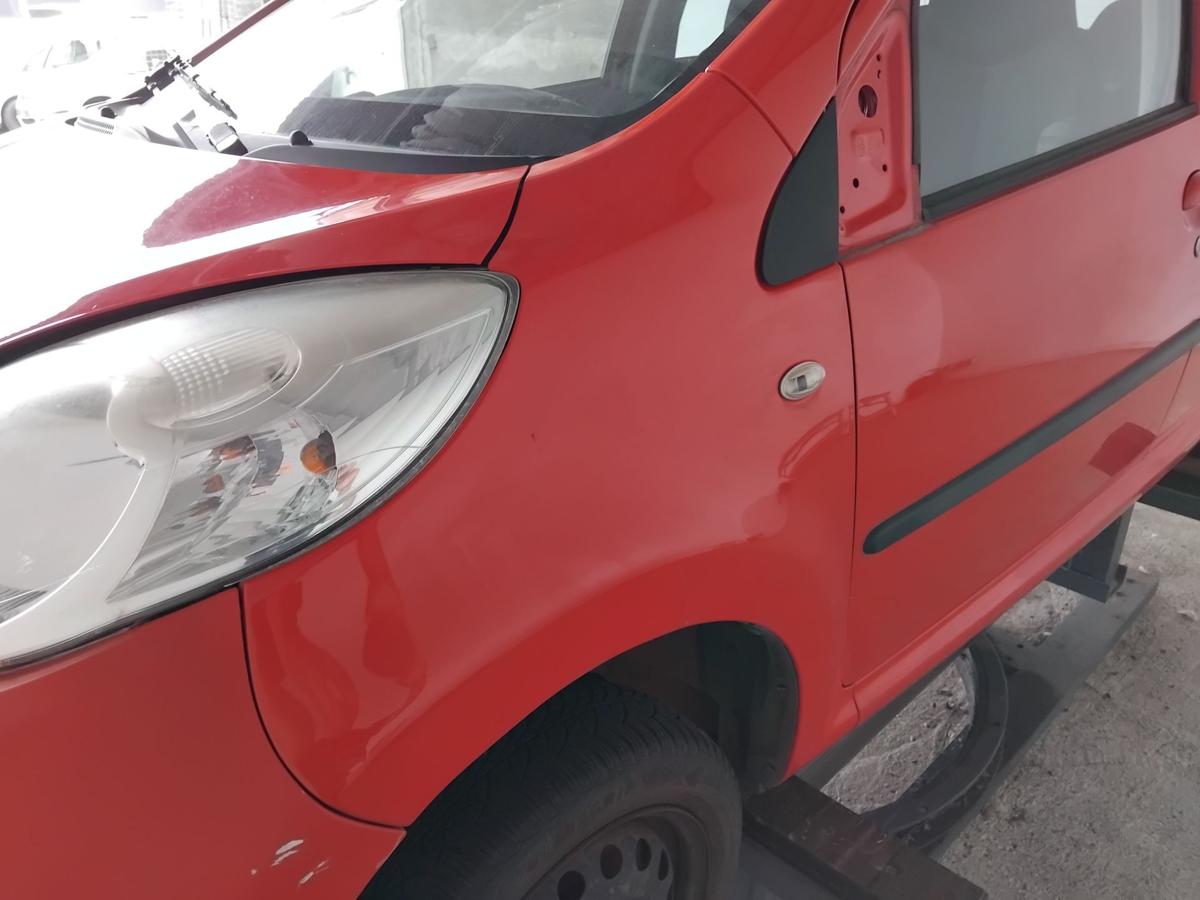 Citroen C1 original Kotfl&uuml;gel vorn links KJH Scarletrot BJ2009