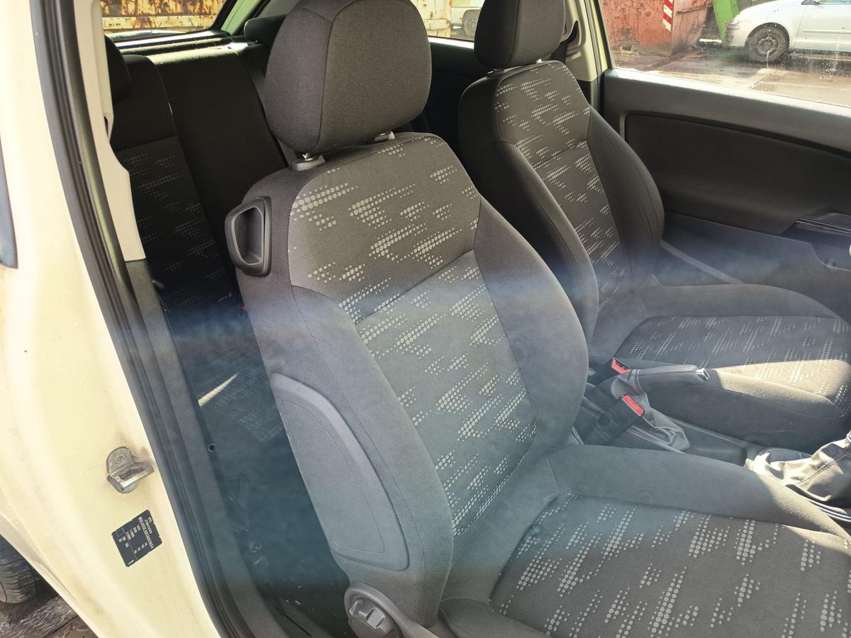 Opel Corsa D 3t&uuml;rer original Beifahrersitz vorn rechts Stoff Sitzheizung Bj 2012