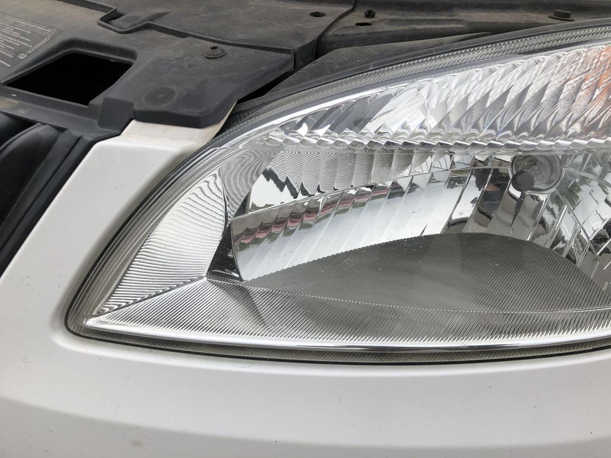 Skoda Fabia 2 5J ab2010 Scheinwerfer links Frontscheinwerfer Halogen H4 Hella