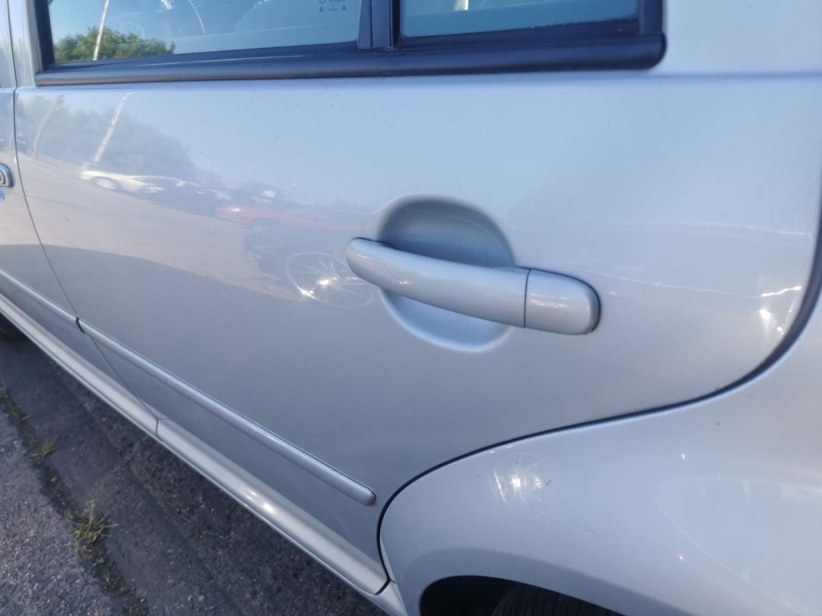 VW Bora 1J Variant Tür Autotür Rohbautür Fondtür hinten links LB7Z Satinsilber