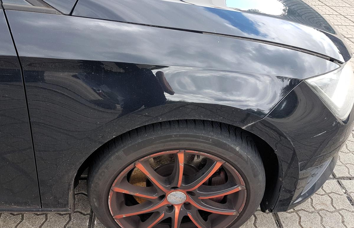 Seat Leon 5F Kotfl&uuml;gel rechts in LZ9Y Phantomschwarz Metallic Bj2014