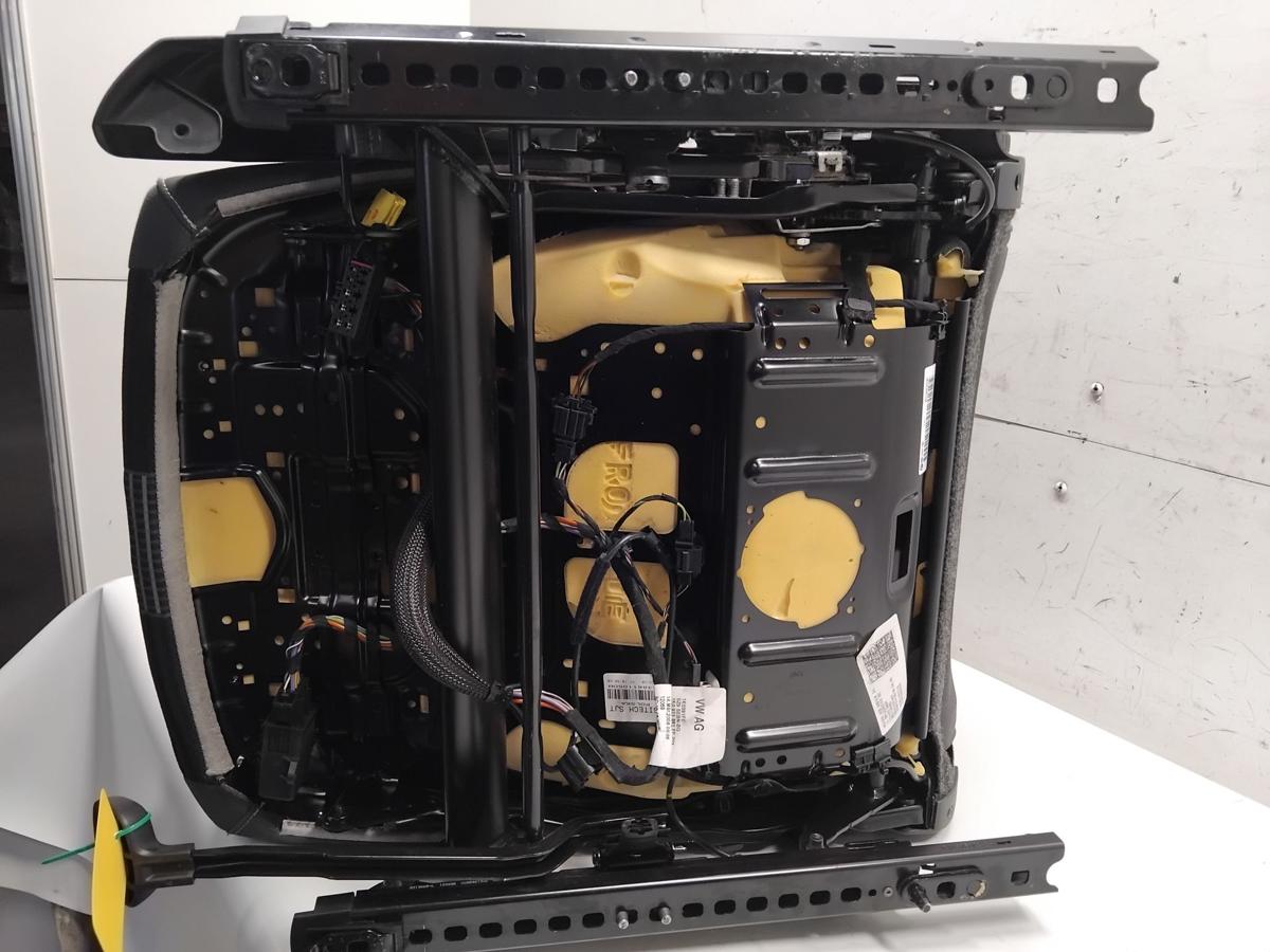 VW Golf 5 1K Sitz vorn links Fahrersitz 3 t&uuml;rig Stoff beheizt BJ2008