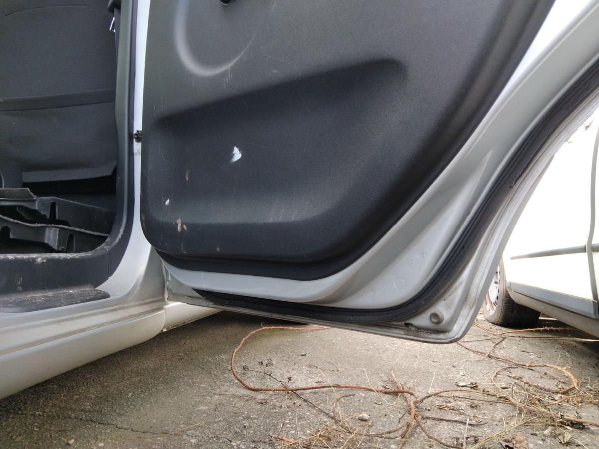 Toyota Yaris Verso original Tür hinten rechts silber 1E7 BJ2004