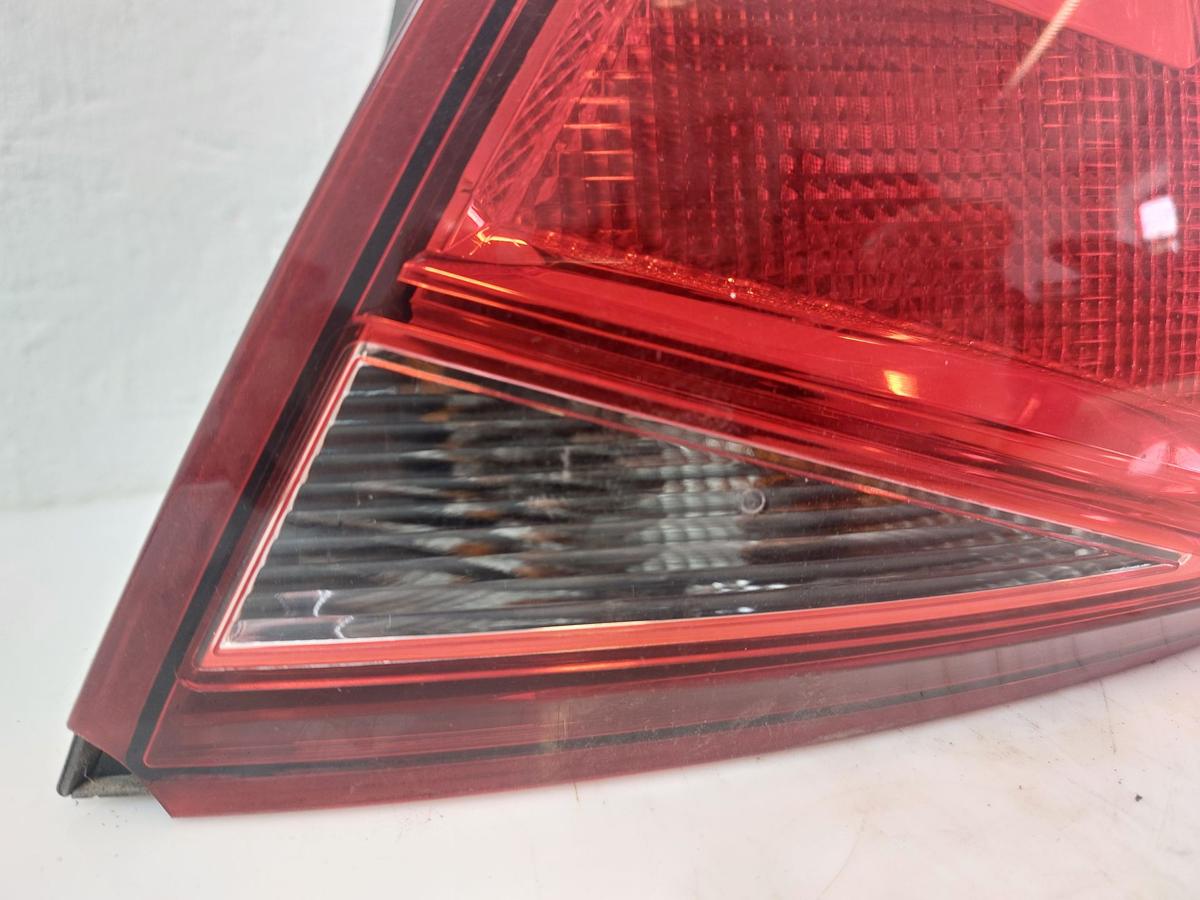 Seat Leon III 5F Rückleuchte außen rechts Ecke Rücklicht Heckleuchte kein LED