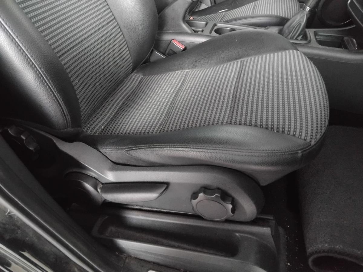 Mercedes A-Klasse W169 Sitz Beifahrersitz vorn rechts 5t&uuml;rig Leder/Stoff BJ2004