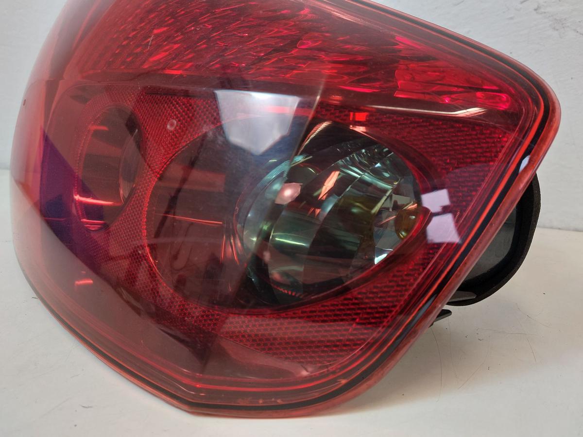 Peugeot 407 6D 6E R&uuml;ckleuchte rechts Limo R&uuml;cklicht R&uuml;ckscheinwerfer Heckleuchte