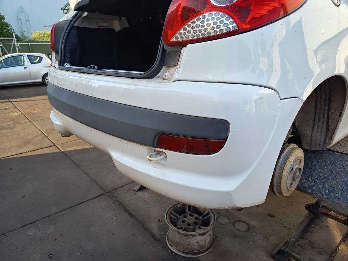 Peugeot 206+ original Sto&szlig;stange F&auml;nger hinten Heck EWP Schneewei&szlig; Bj 2009