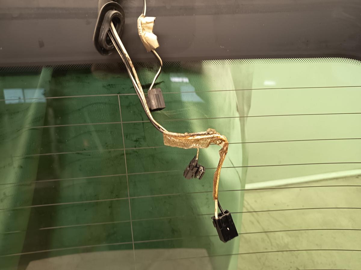 Renault Laguna III original Heckscheibe Klappe B66 Graphitschwarz Bj2010