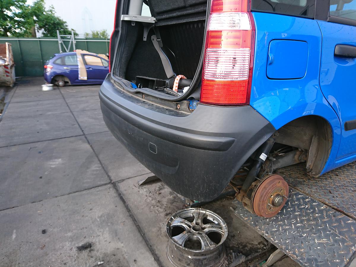 Fiat Panda II 2 orig Stoßstange Stossfänger hinten unlackiert schwarz Bj 06