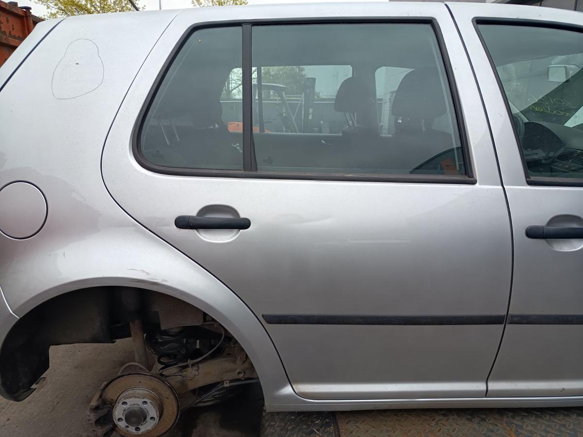 VW Golf IV original T&uuml;r hinten rechts LA7W Reflexsilber Baujahr 2002