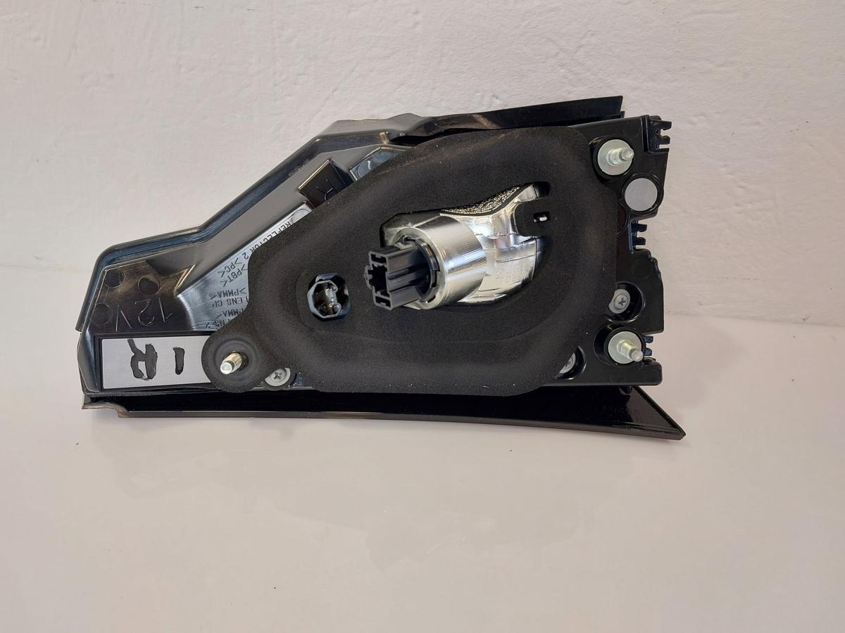Mitsubishi Eclipse Cross GK0 ab21 R&uuml;ckleuchte rechts Innenteil Heckleuchte OEM