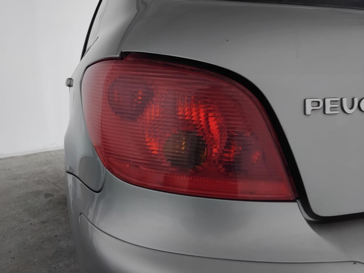 Peugeot 307 original R&uuml;ckleuchte Schlussleuchte links Flie&szlig;heck BJ2004