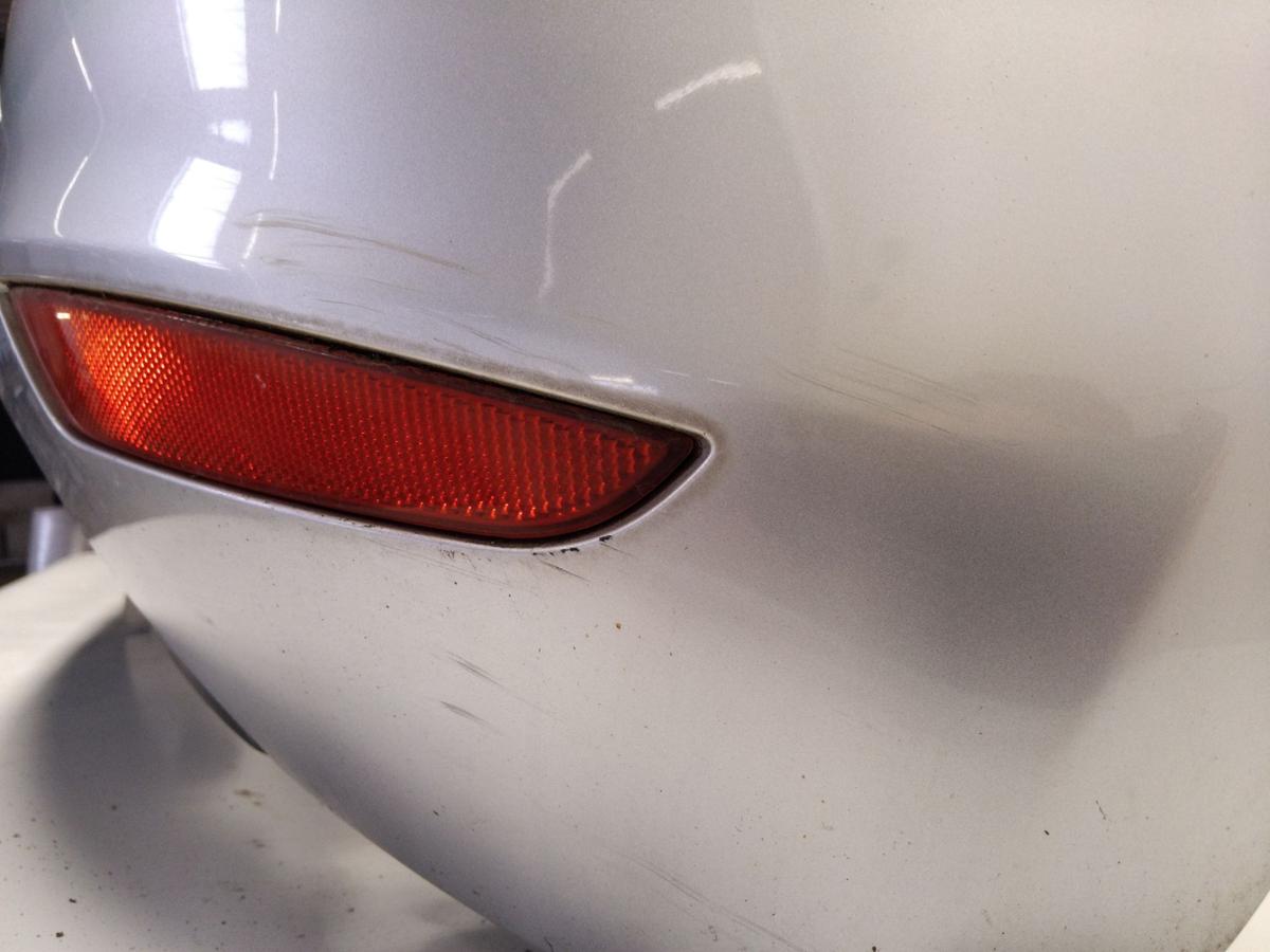 VW Golf 6 Flie&szlig;heck original Sto&szlig;f&auml;nger Sto&szlig;stange hinten BJ2009 LA7W reflexsilbermetallic