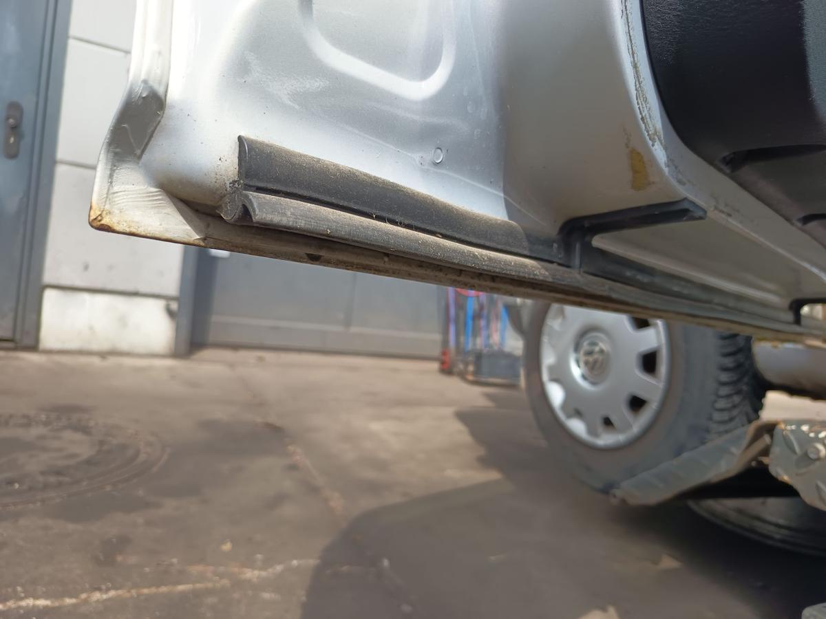 VW Golf IV original T&uuml;r vorn links Fahrer Rohbau B7Z Satinsilber Bj 1998