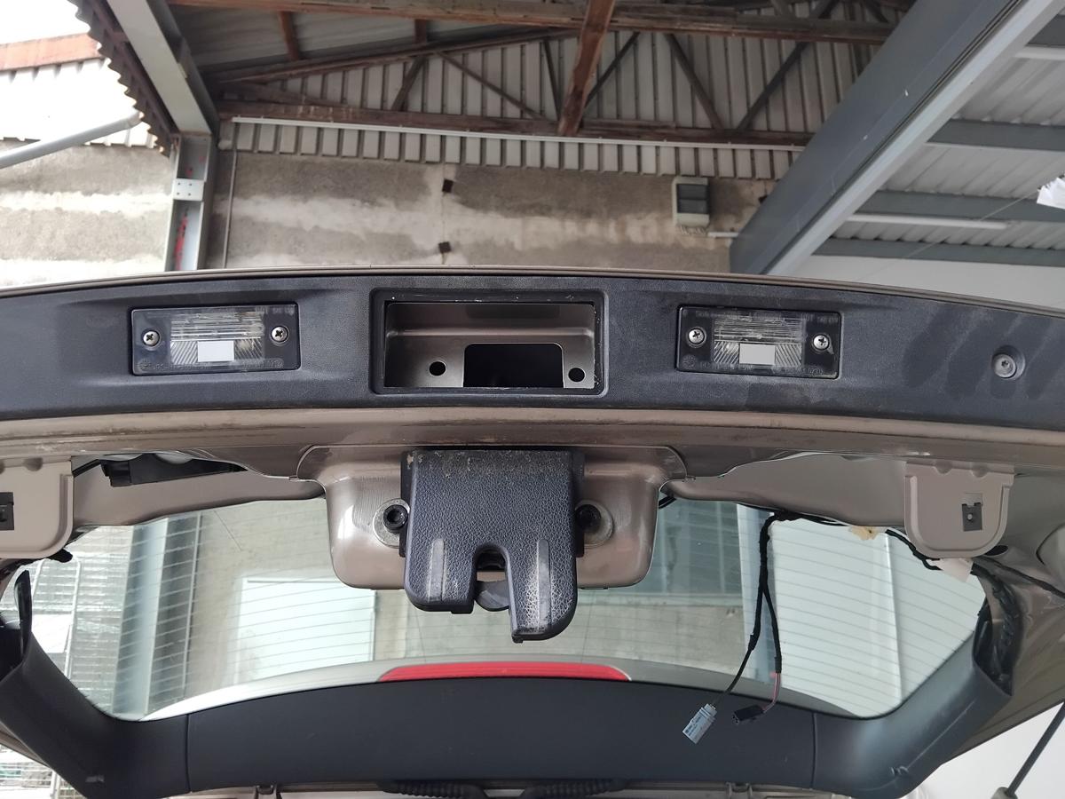 VW Tiguan 5N2 Heckklappe titaniumbeigemetallic LA1X inkl. Scheibe BJ2012