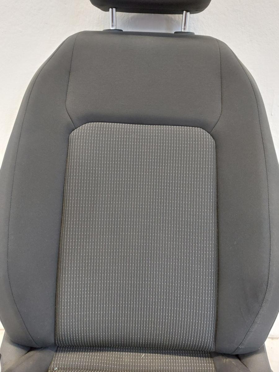 VW Golf 8 VIII CD Variant Sitz vorn links Fahrersitz Stoff heizbar Stoffsitz
