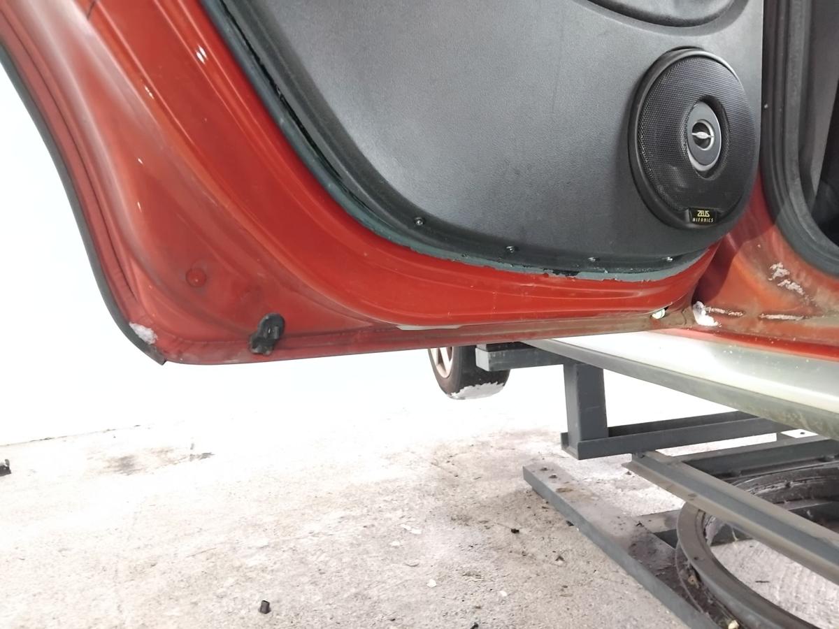 Dacia Sandero 1 Stepway T&uuml;r hinten links TEB76-Rouge de Feu BJ2010