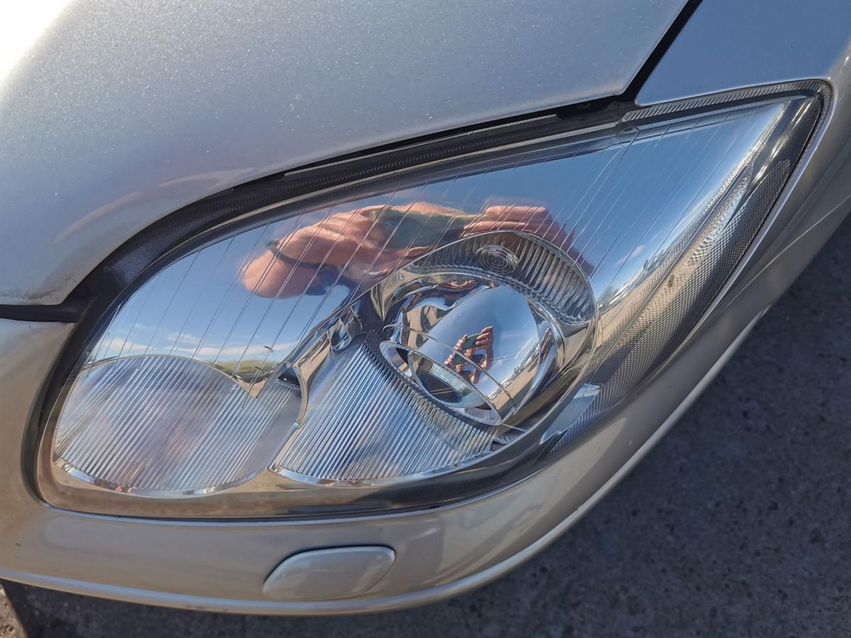 Toyota Avensis T25 Scheinwerfer Frontscheinwerfer Hauptscheinwerfer vorn links