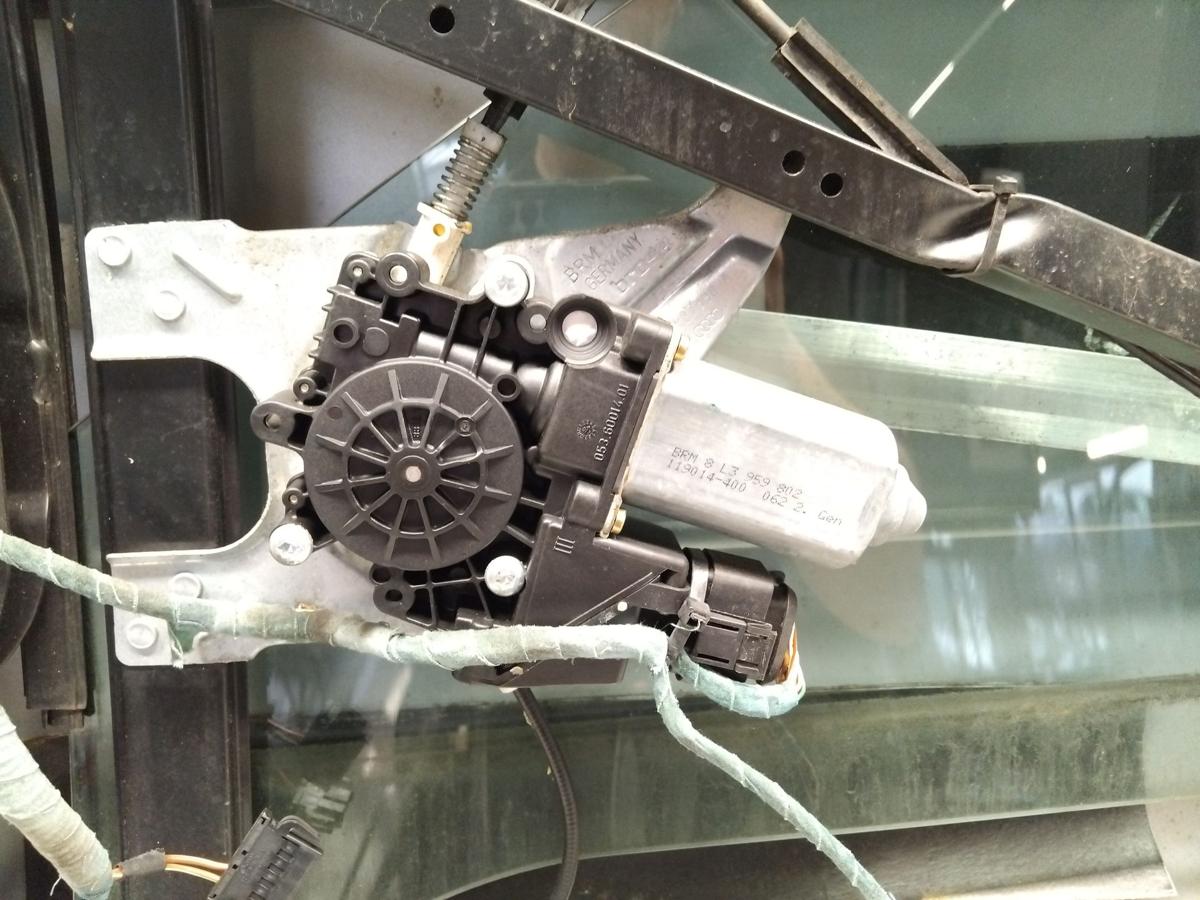 Audi A3 8L Facelift T&uuml;r vorn rechts Beifahrert&uuml;r lichtsilber LY7W 3-T&uuml;rer Bj2002