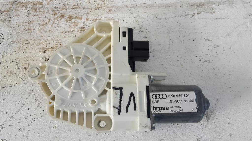 Audi A4 B8 8K Bj.08 original Fensterhebermotor vorn links 8K0959801