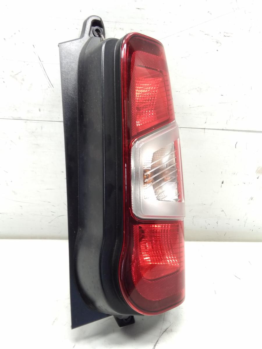 Opel Combo E Cargo original R&uuml;ckleuchte Heckleuchte rechts Bj.2023 f&uuml;r Heckt&uuml;ren