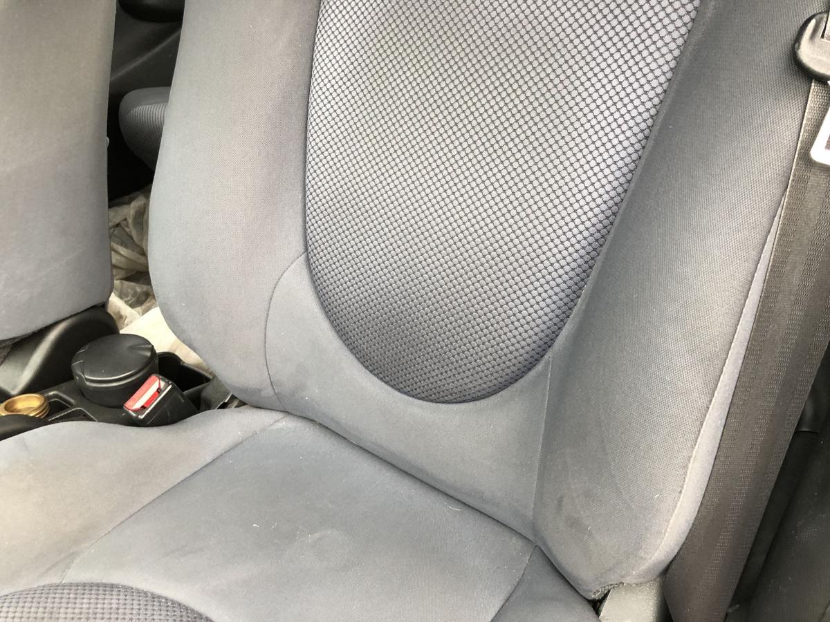 Honda Jazz Typ GD Sitz vorn links Fahrersitz Stoff ohne Heizung Autositz