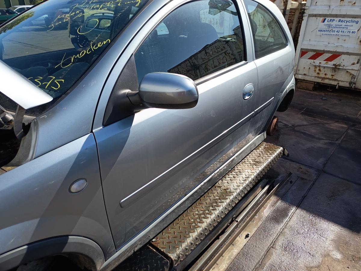 Opel Corsa C original T&uuml;r links Fahrer 3t&uuml;rig Z163 Lichtsilber Bj 2005