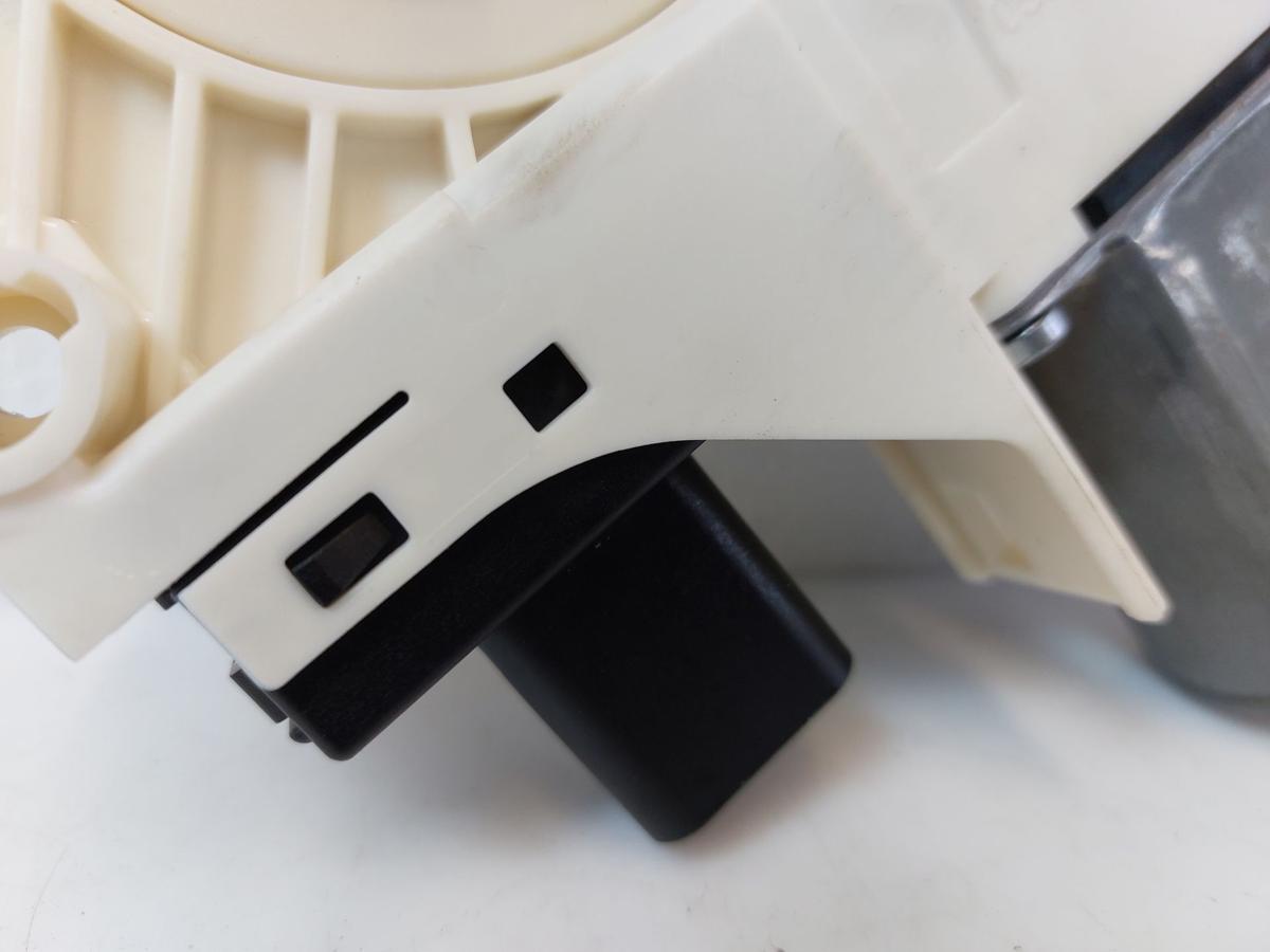 Tesla Model Y Fensterhebermotor vorn rechts Motor Fensterheber Brose