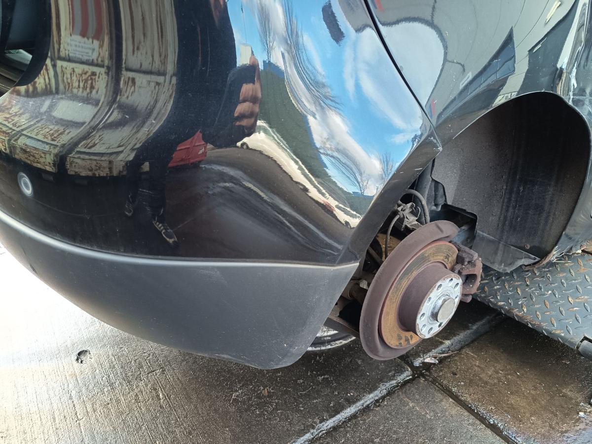 VW Golf V original Sto&szlig;stange hinten LC9Z Black Magic Metallic PDC Baujahr 2007