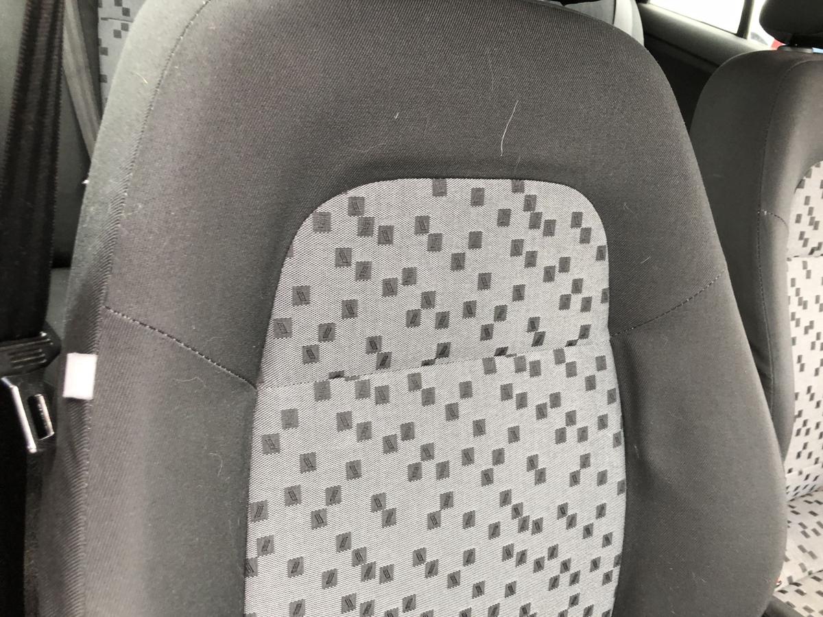 Skoda Fabia 6Y Combi Sitz vorn rechts Beifahrersitz Stoff Autositz ohne Heizung