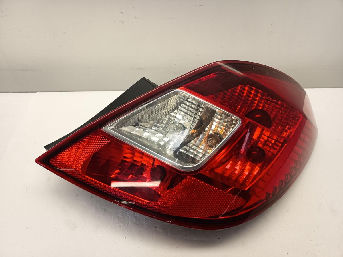 Opel Corsa D 5t&uuml;rer original R&uuml;ckleuchte rechts Heck Schluss Licht Bj 2009