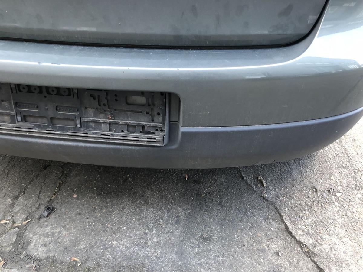 VW Golf 5 V 1K Sto&szlig;f&auml;nger hinten Hecksch&uuml;rze 3 und 5 t&uuml;rer LA6Q Sagegreen