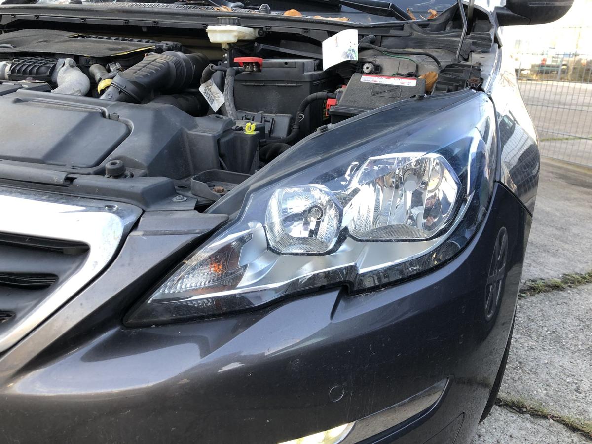 Peugeot 308 SW T9 Scheinwerfer links Headlight Frontscheinwerfer 9677523080