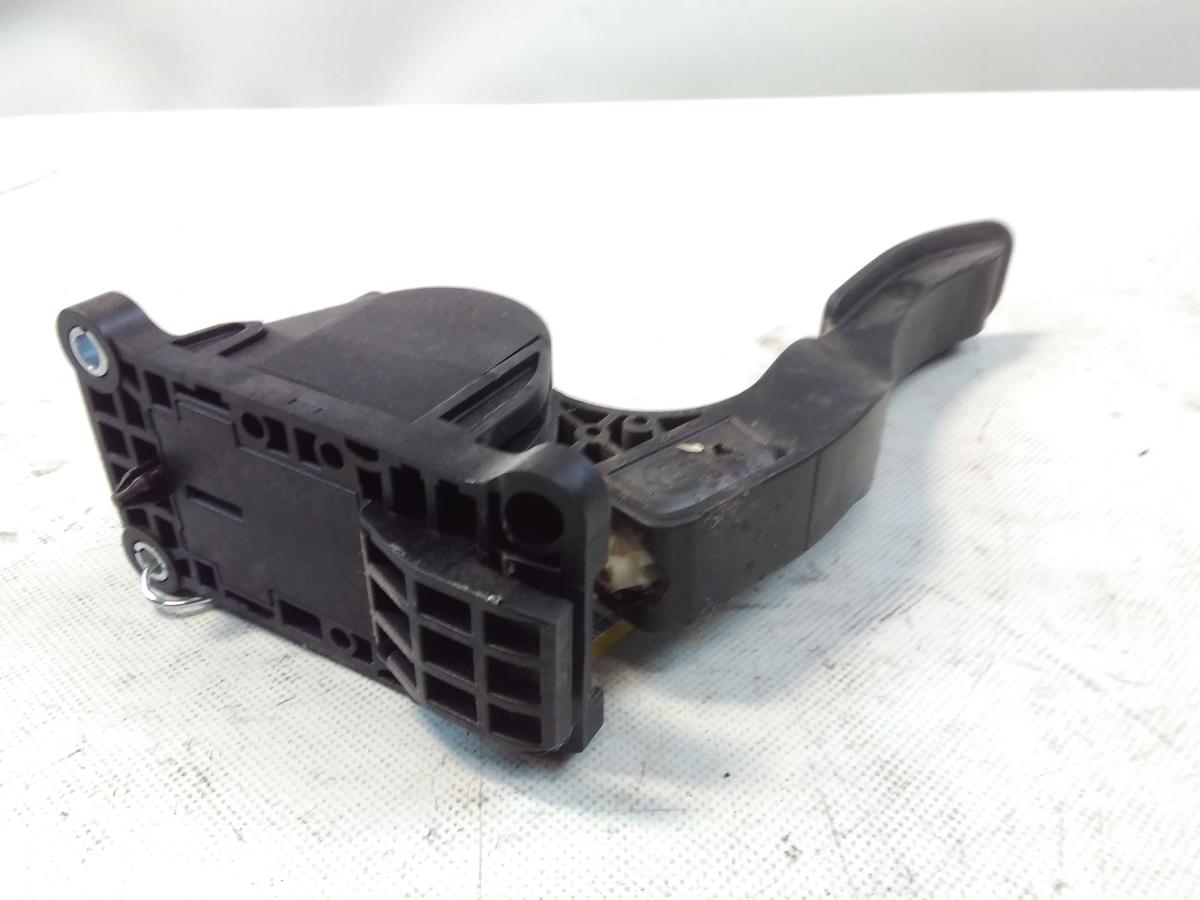 Mercedes Benz Vito 111CDI 447 original Gaspedal 1.6TD 84kw A9063000304 Bj.2014