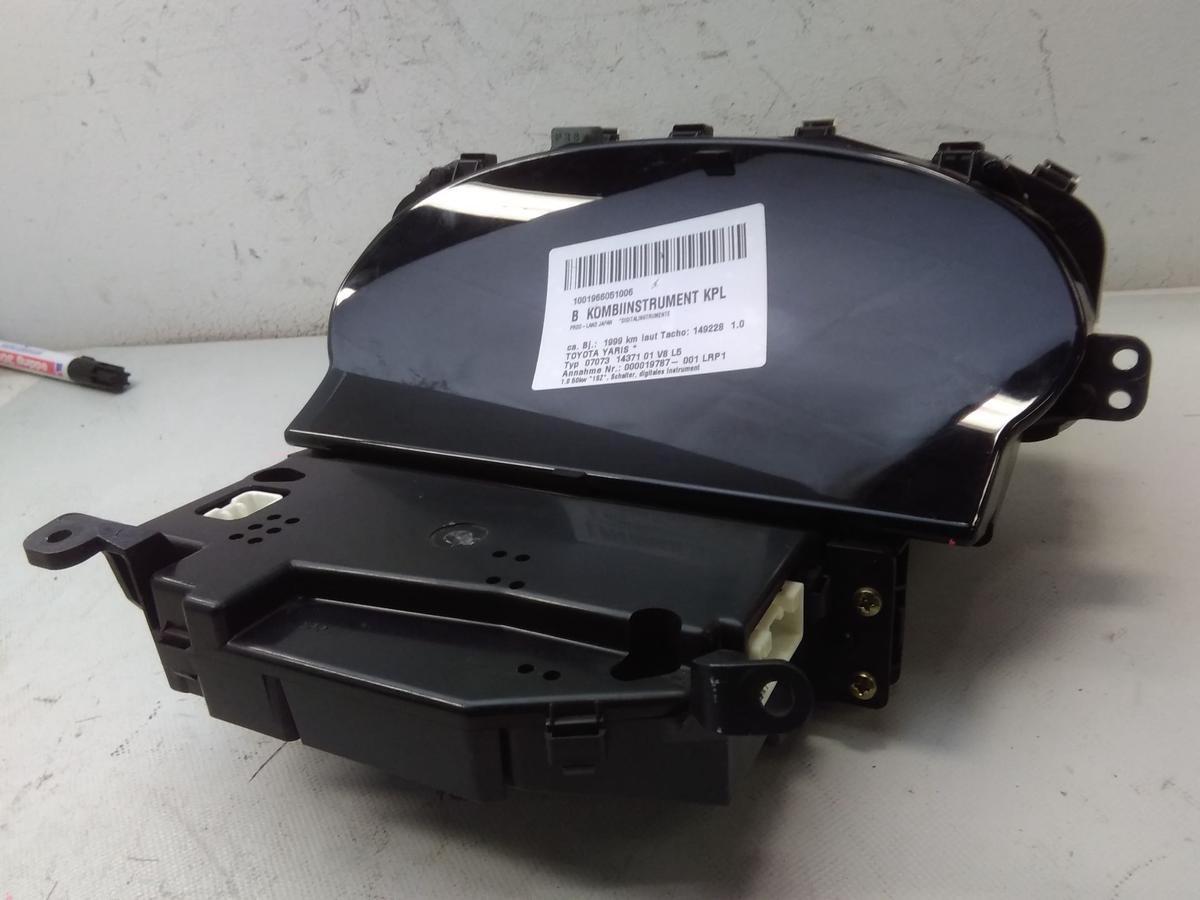 Toyota Yaris original Kombiinstrument Tacho 8380052120 Denso 4573000146 BJ1999