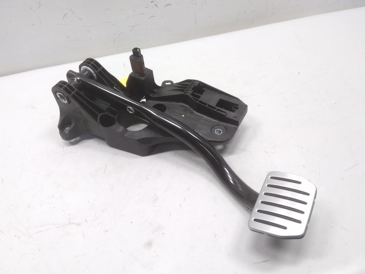 Tesla Model Y Performance original Bremspedal mit Pedalbock 118869151A Bj2022