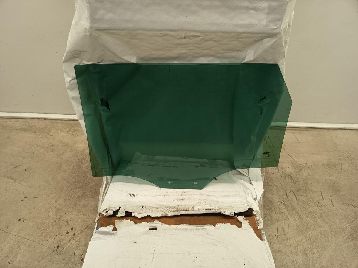 Seat Leon ST 5F original T&uuml;rscheibe hinten rechts Beifahrer Bj 2015, get&ouml;nt