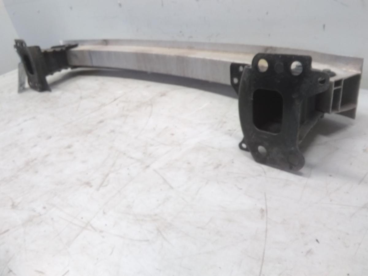 Audi A3 8P original Tr&auml;ger Verst&auml;rkung Sto&szlig;f&auml;nger vorn BJ2004