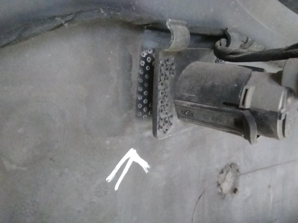 BMW 5er E60 E61 original Sto&szlig;f&auml;nger Sto&szlig;stange vorn SRA PDC besch&auml;digt Bj.2006