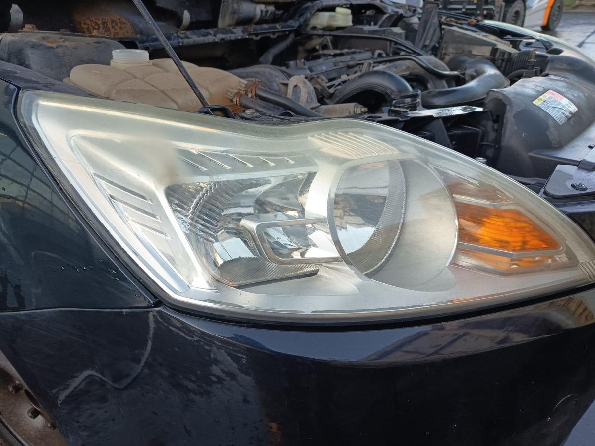 Ford Focus II original Scheinwerfer rechts Halogen/Haupt/Licht/Front Bj 2008