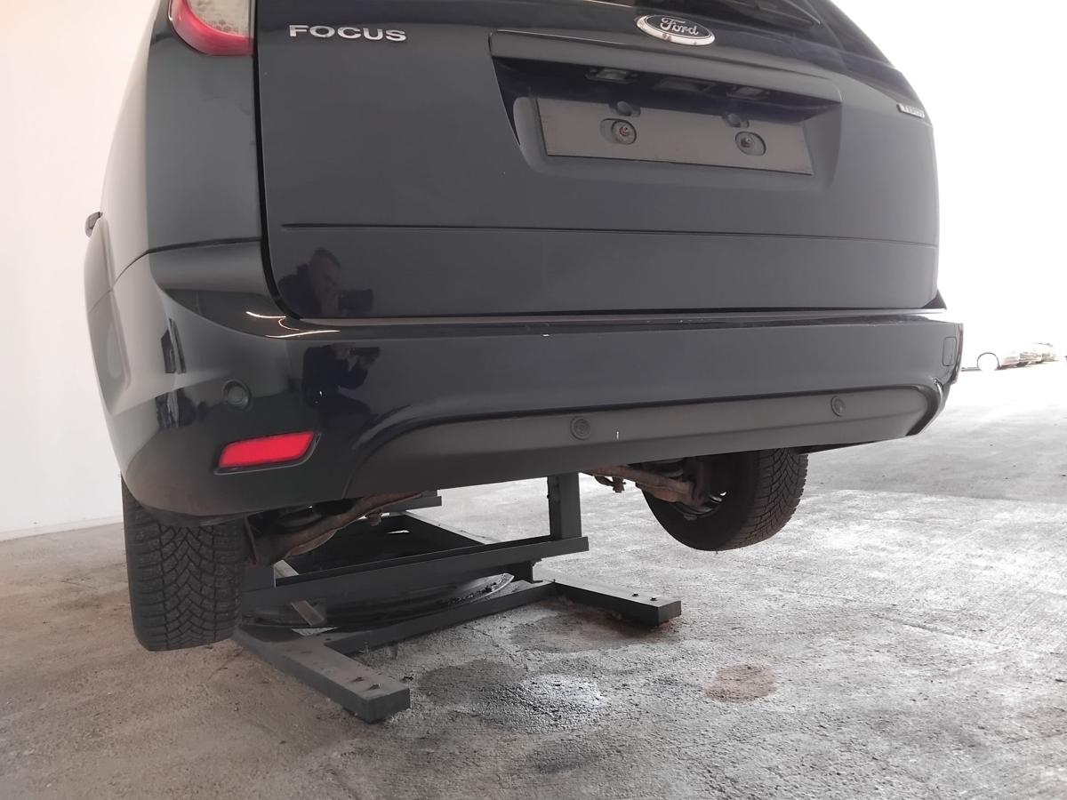 Ford Focus 2 DA3 Kombi Facelift orig Sto&szlig;stange Sto&szlig;f&auml;nger hinten mit PDC BJ2010